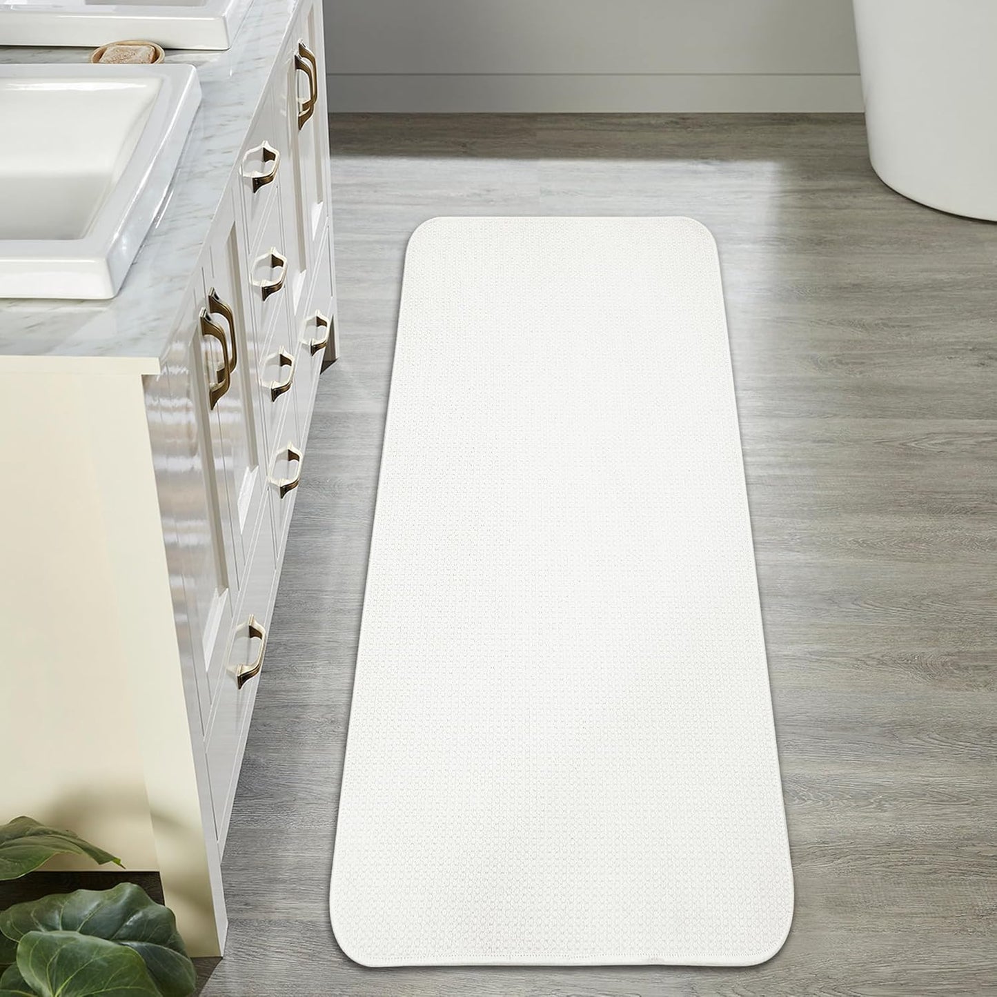 Bath Mat,Ultra Thin Bathroom Runner Rugs,Large Bath Mats for Bathroom,Quick Dry,Non-Slip,Machine Washable,Low Pile,Bath Rug,Shower Outside,Sink,Home Decor Accessories.White,1'5"x4'11"(17x59inch)